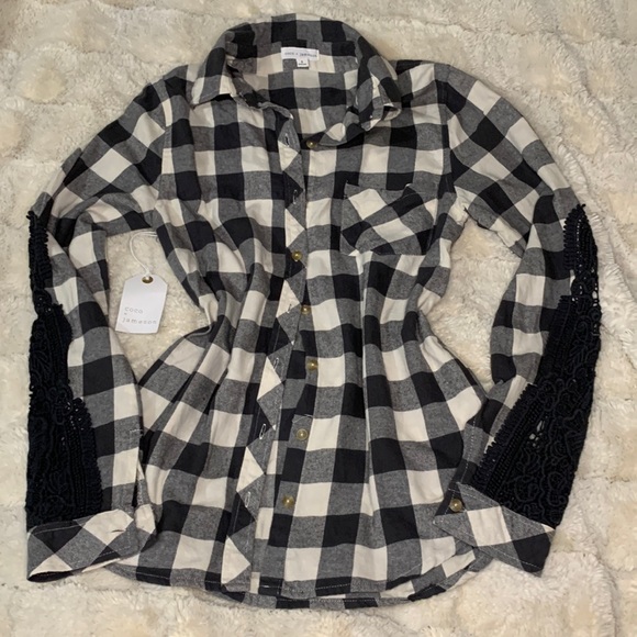 Coco + Jameson Plaid NWT lace sleeve size small - Picture 1 of 10